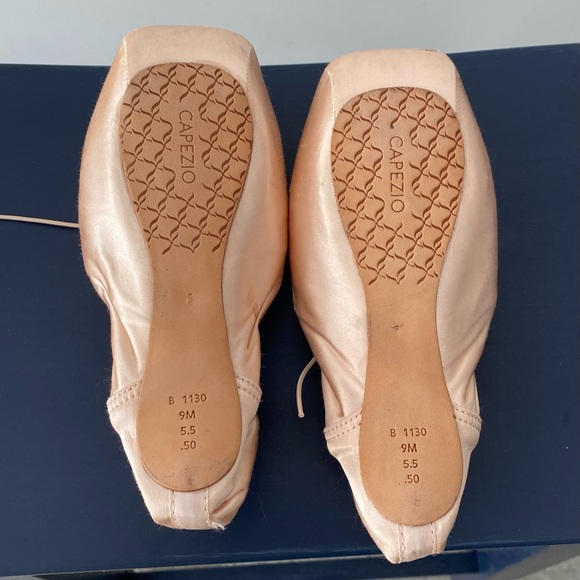 Capezio Airess 1130 Broad Toe Pointe Shoes Ballet Pink 9M - Picture 4 of 5